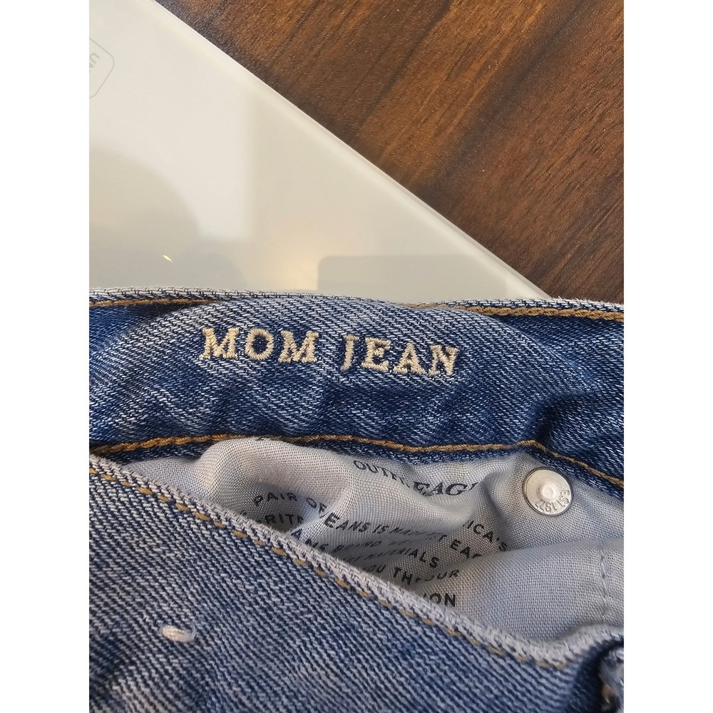 American Eagle Mom Jean Shorts Womens 2 Blue High Rise Distressed Frayed Hem - Picture 5 of 8
